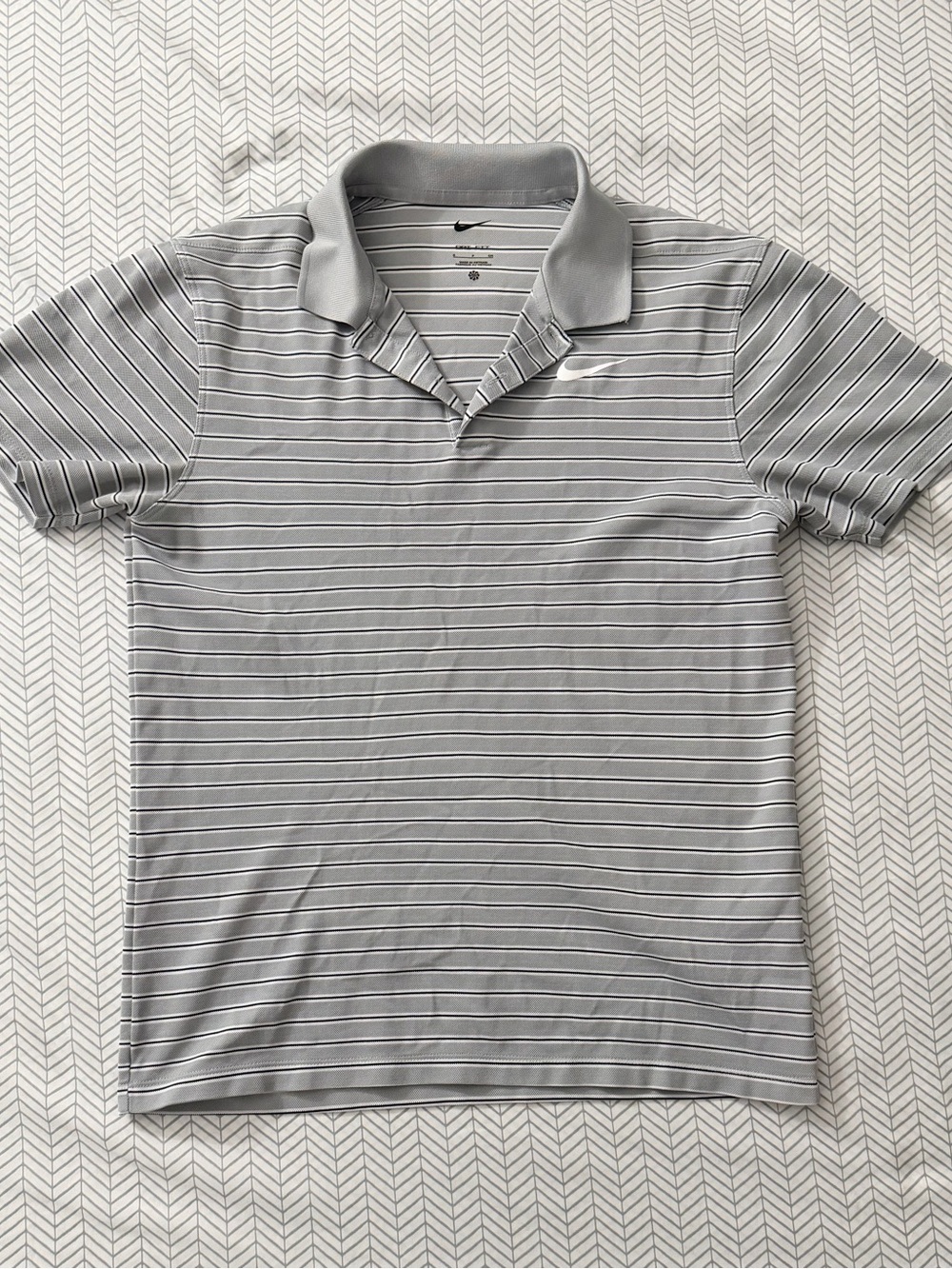 Nike Men’s Light Gray & White Striped Polo
